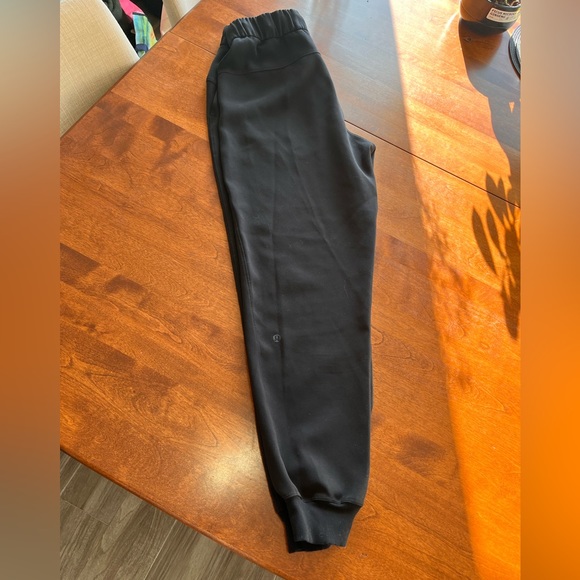 Lululemon On The Fly Joggers - Picture 4 of 7